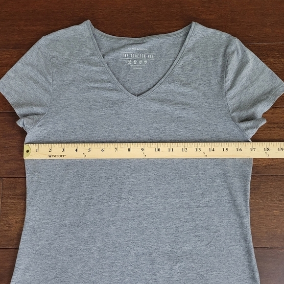 Atmosphere 'The Stretch Vee' Gray Short Sleeve V-Neck T-Shirt Women's Size 10 - Picture 4 of 5
